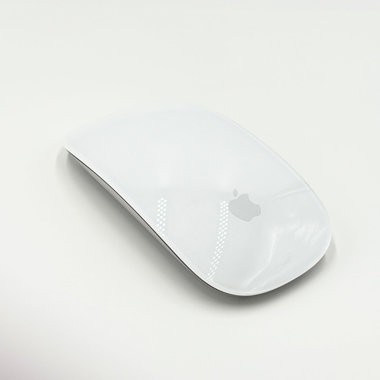 美品 Apple Magic Mouse A3204 MXK53ZA/A マジック マウス【C5667-C