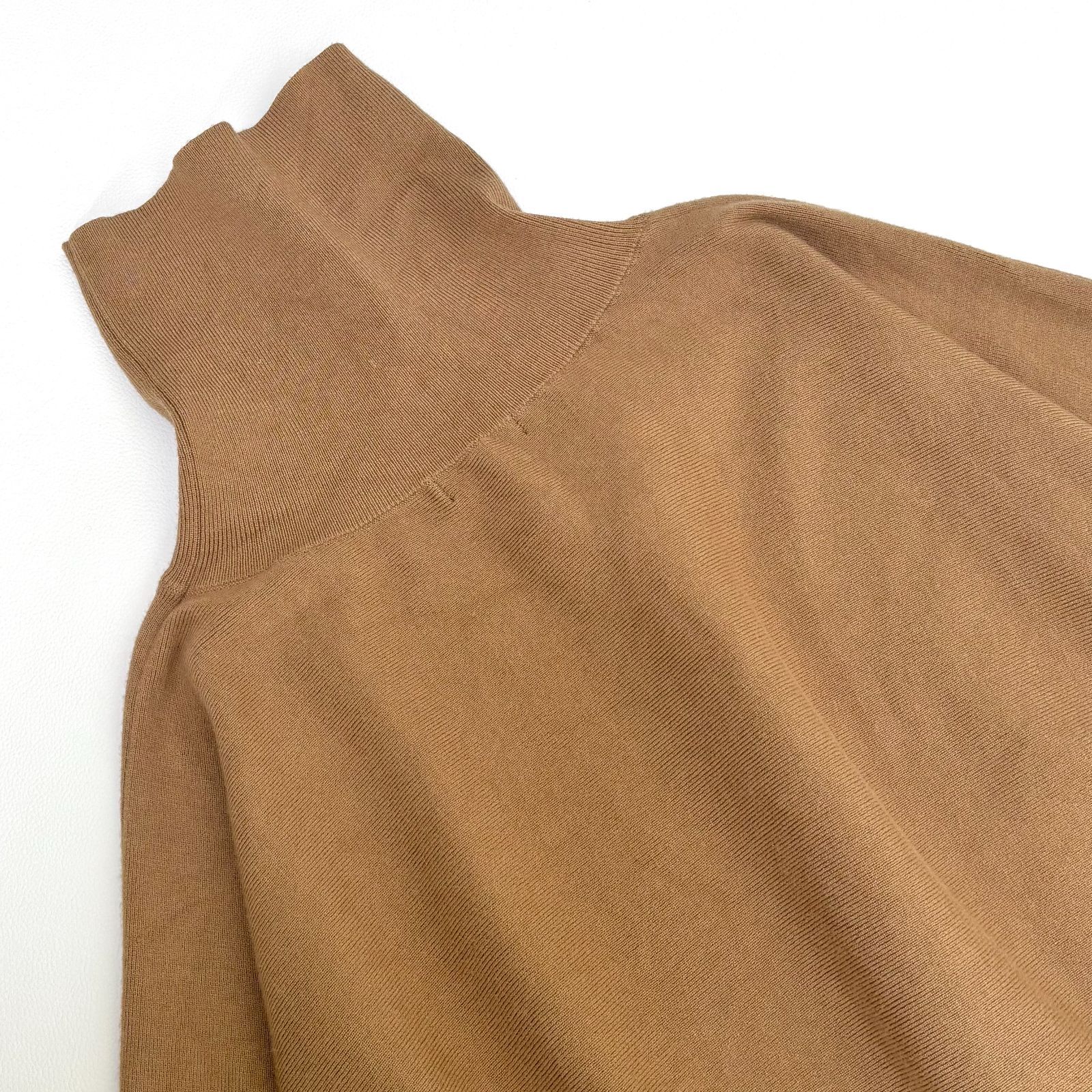 anuans アニュアンス　ベージュ ポンチョ ニット anuans（アニュアンス）の「ケープニット（ニット/セーター）」 - WEAR