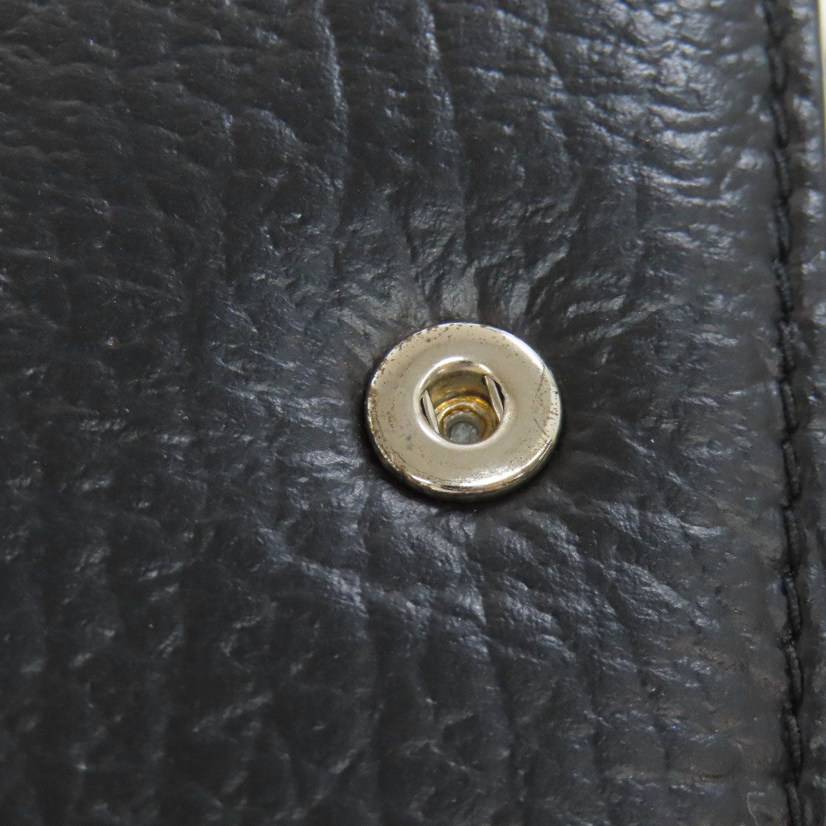 メゾン・マルジェラ MaisonMargiela  ロゴ  二つ折り財布（小銭入れあり） カーフ レディース  中古 MaisonMargiela メゾン・マルジェラ ロゴ 二つ折り財布（小銭入れあり