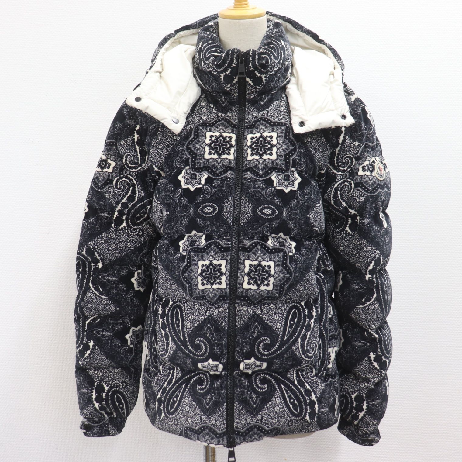 MONCLER モンクレール GARTEMPE ペイズリー ダウンジャケット ITXP7NMY8VM8 国内正規品 MONCLER モンクレール GARTEMPE ペイズリー
