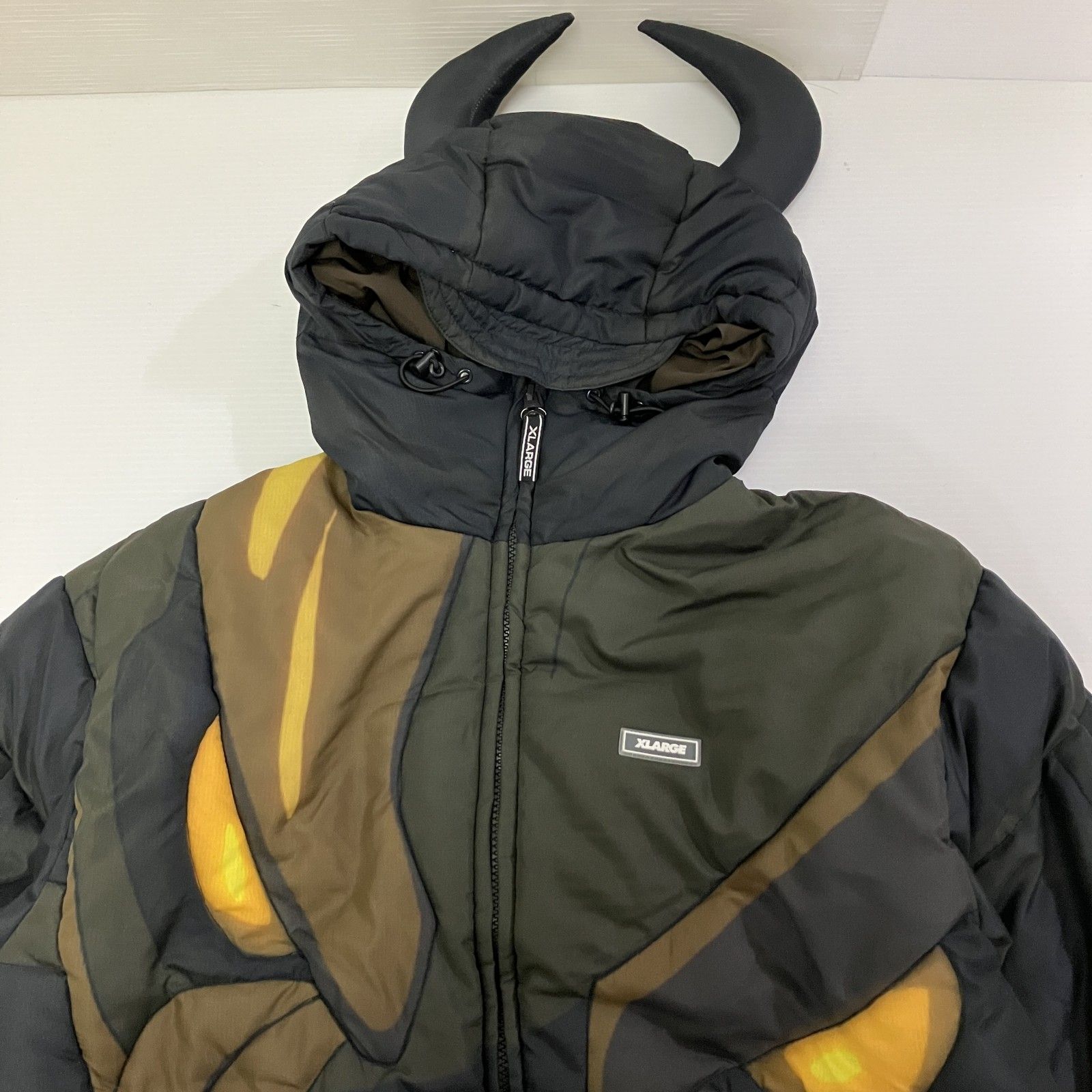 ◇ XLARGE エクストララージ ダウンジャケット NETFLIX プルートウ