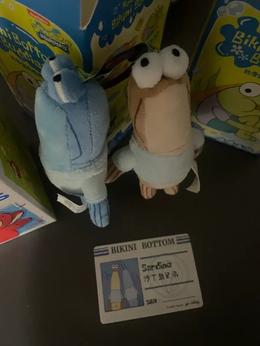 POP MART ポップマート ビキニシティ スポンジボブ hedn イワシ 兄弟 キーホルダー