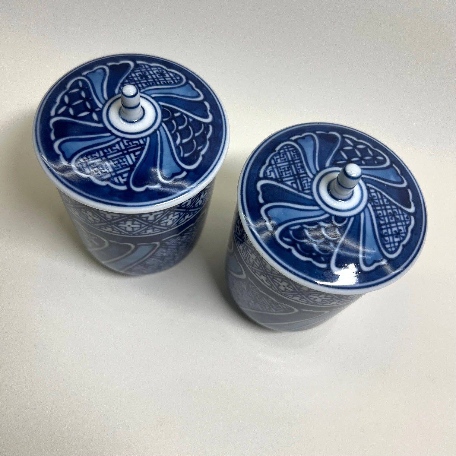 美品】京焼・清水焼の祥瑞蓋付湯呑 2客セット - メルカリ