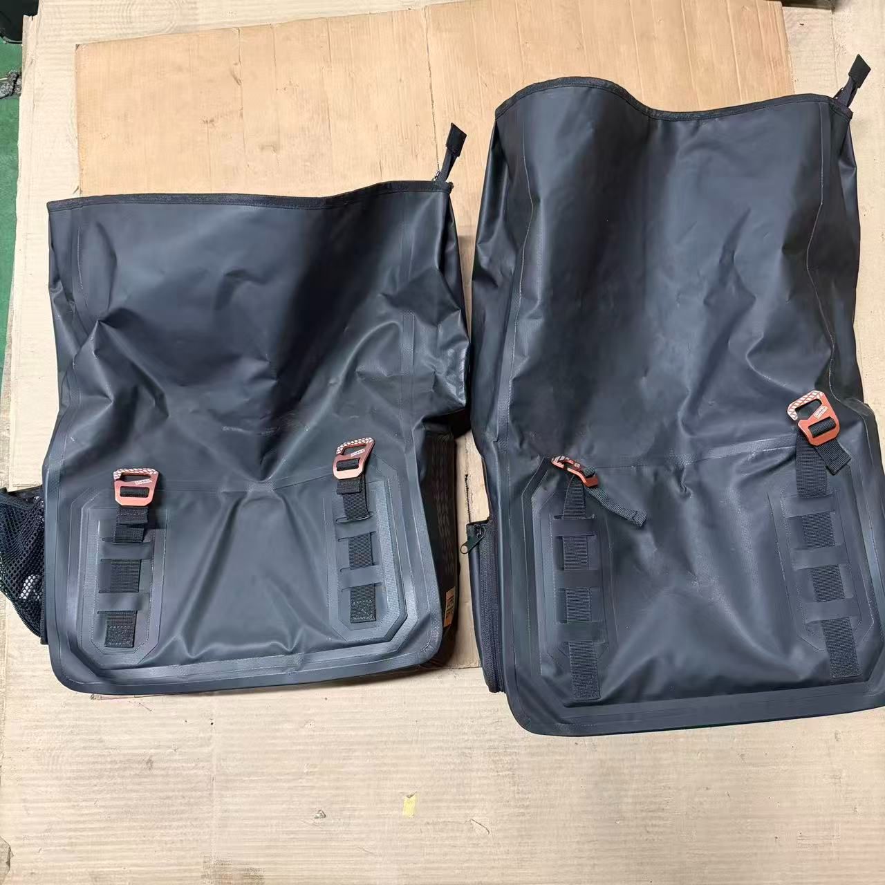 ３営業日以内発送 ドッペルギャンガーサドルバッグ左右大小 DBT 607