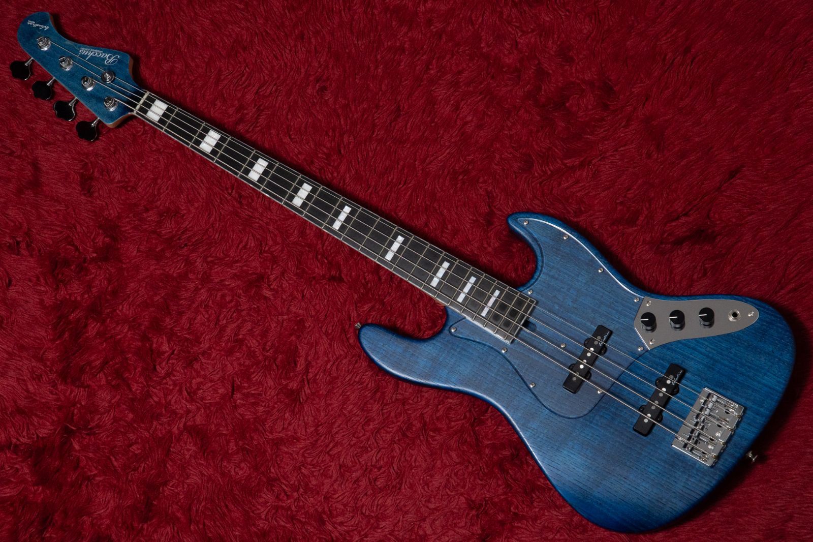 Bacchus E BLUE OIL 3 910 kg 140147 GIB横浜