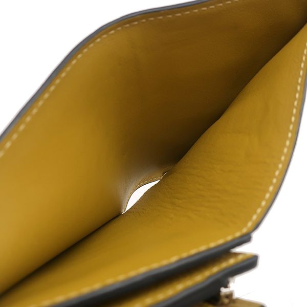 グレインカーフレザー