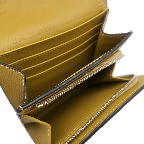 トライフォールド