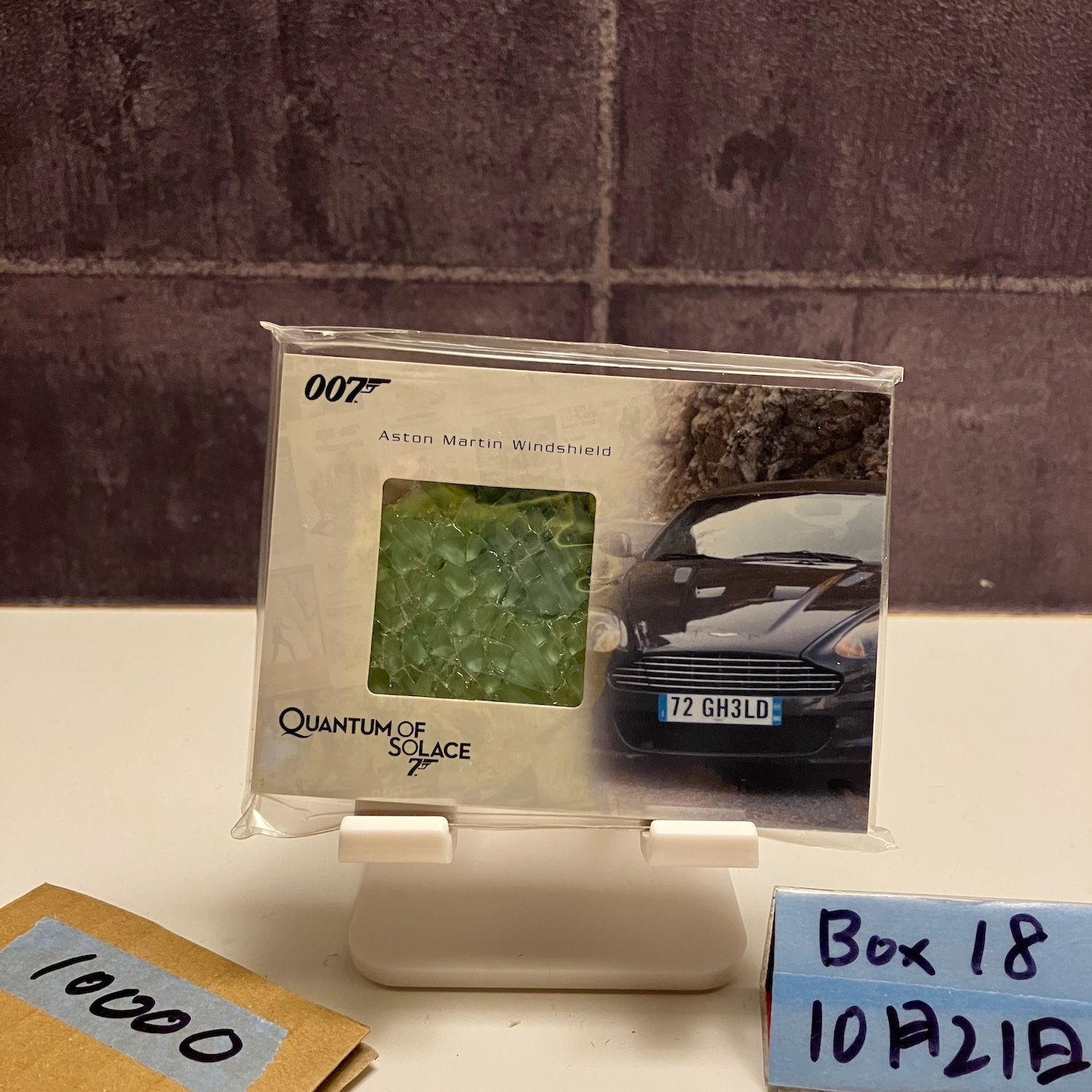 2009 Rittenhouse Quantum of Solace 007 Aston Martin Windshield 684 700 JAMES BOND Relic カード