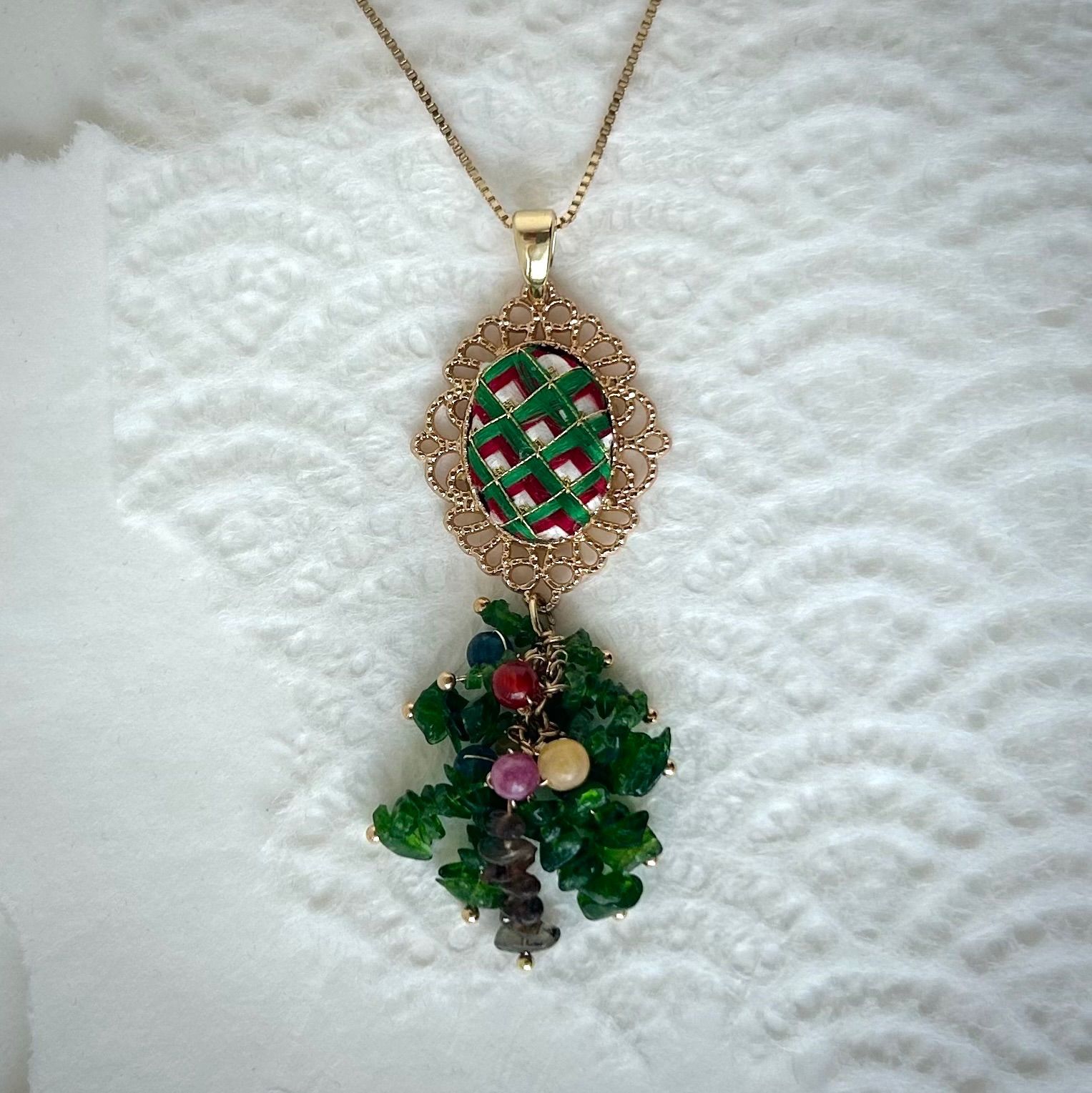 冬季 天然石の ツリー クロムダイオプサイト×日本刺繍のペンダント 繍珠 -煌-