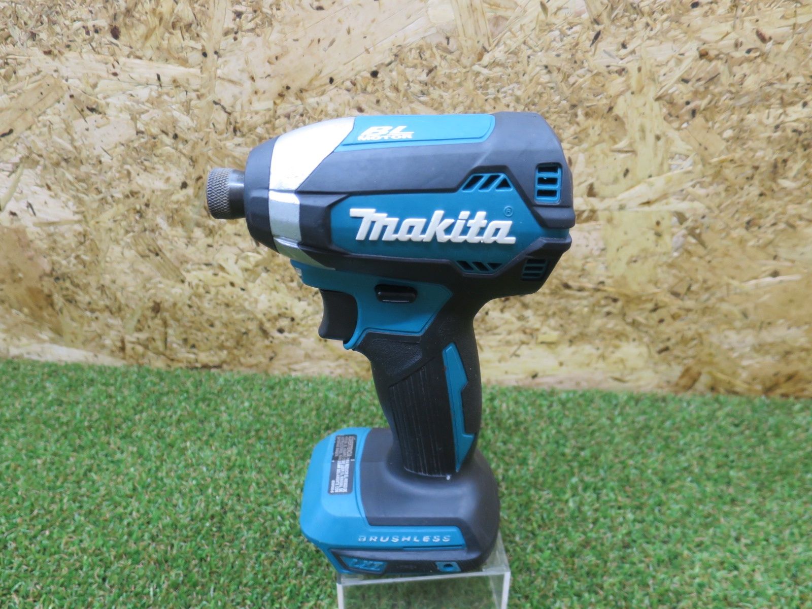 マキタ 18 V 充電式 ブラシレス インパクトドライバー XDT 13 海外モデル 本体のみ