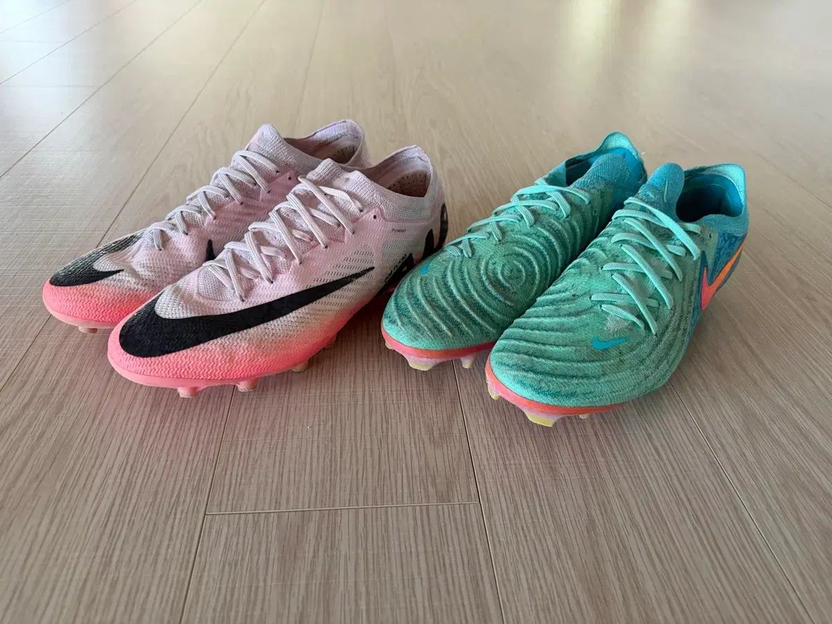 ナイキ サッカーシューズ 紅白 ミント