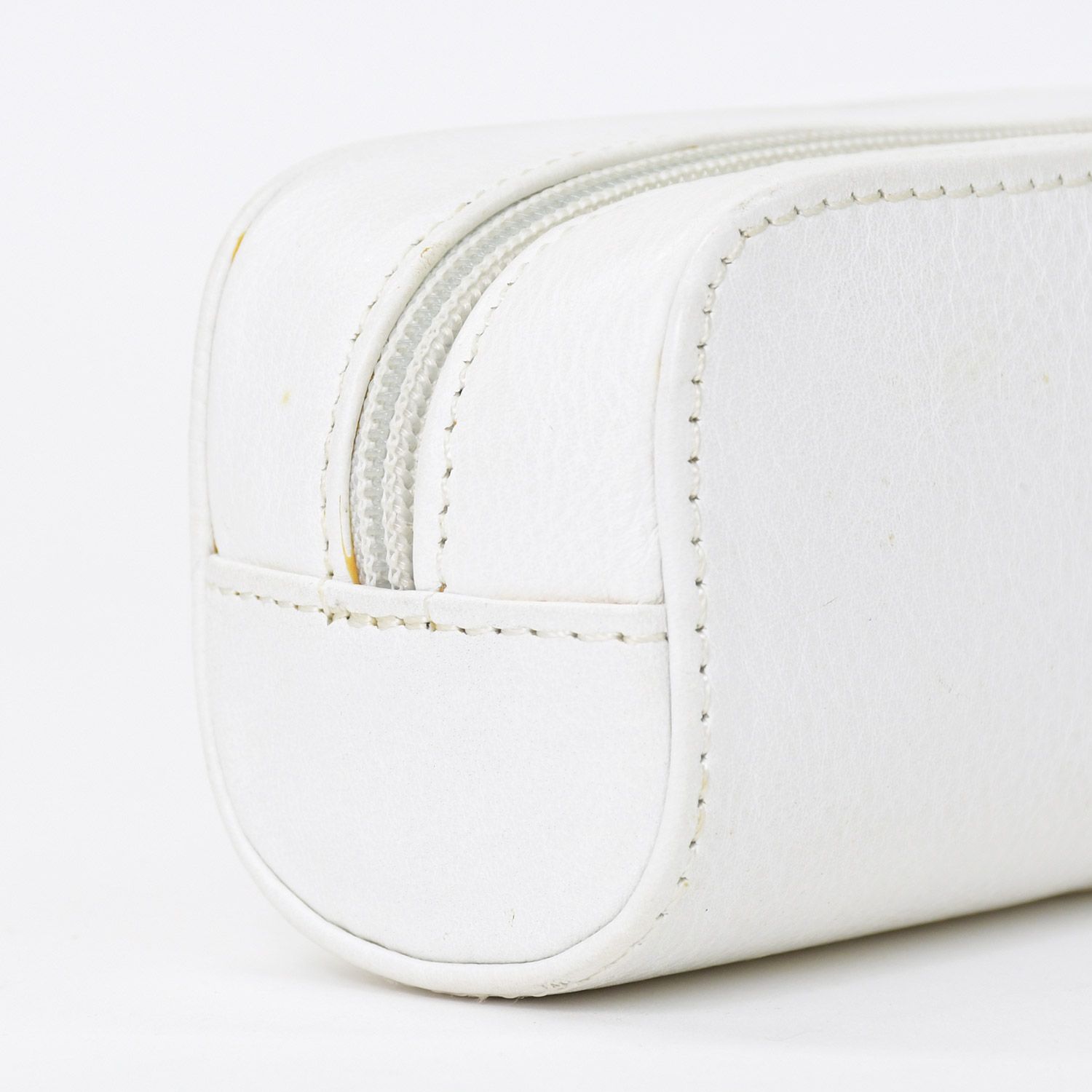 レザー ホワイト