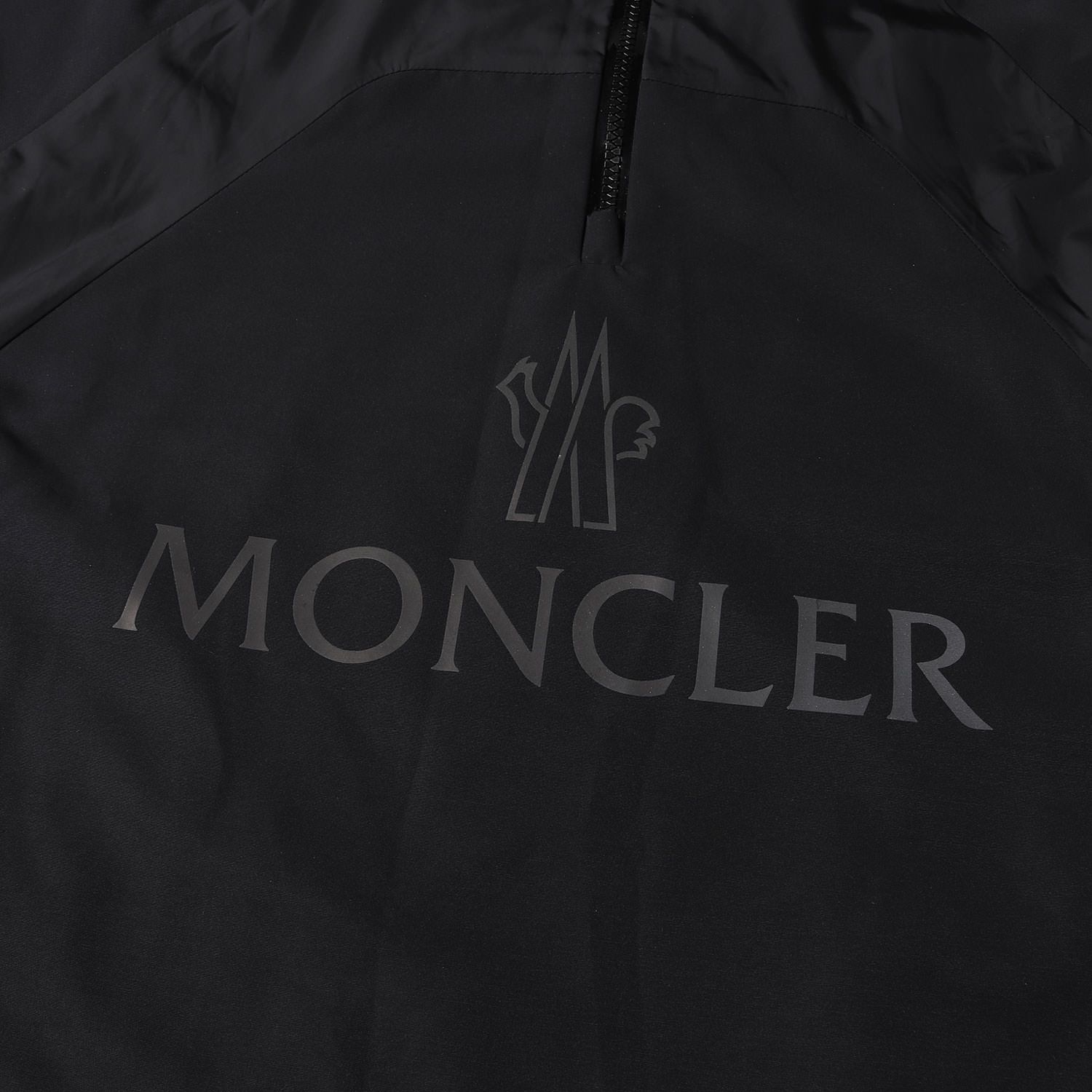 【美品】MONCLER モンクレール パーカー ブラック 黒 サイズ:1 | 23SS ロゴ ハーフジップ アノラック パーカー (MATTRES GIUBBOTTO I10911A00112 596P7) | トップス フーディー プルオーバー【メンズ】【中古】 美品】MONCLER モンクレール パーカー ブラック 黒 サイズ:1 | 23SS