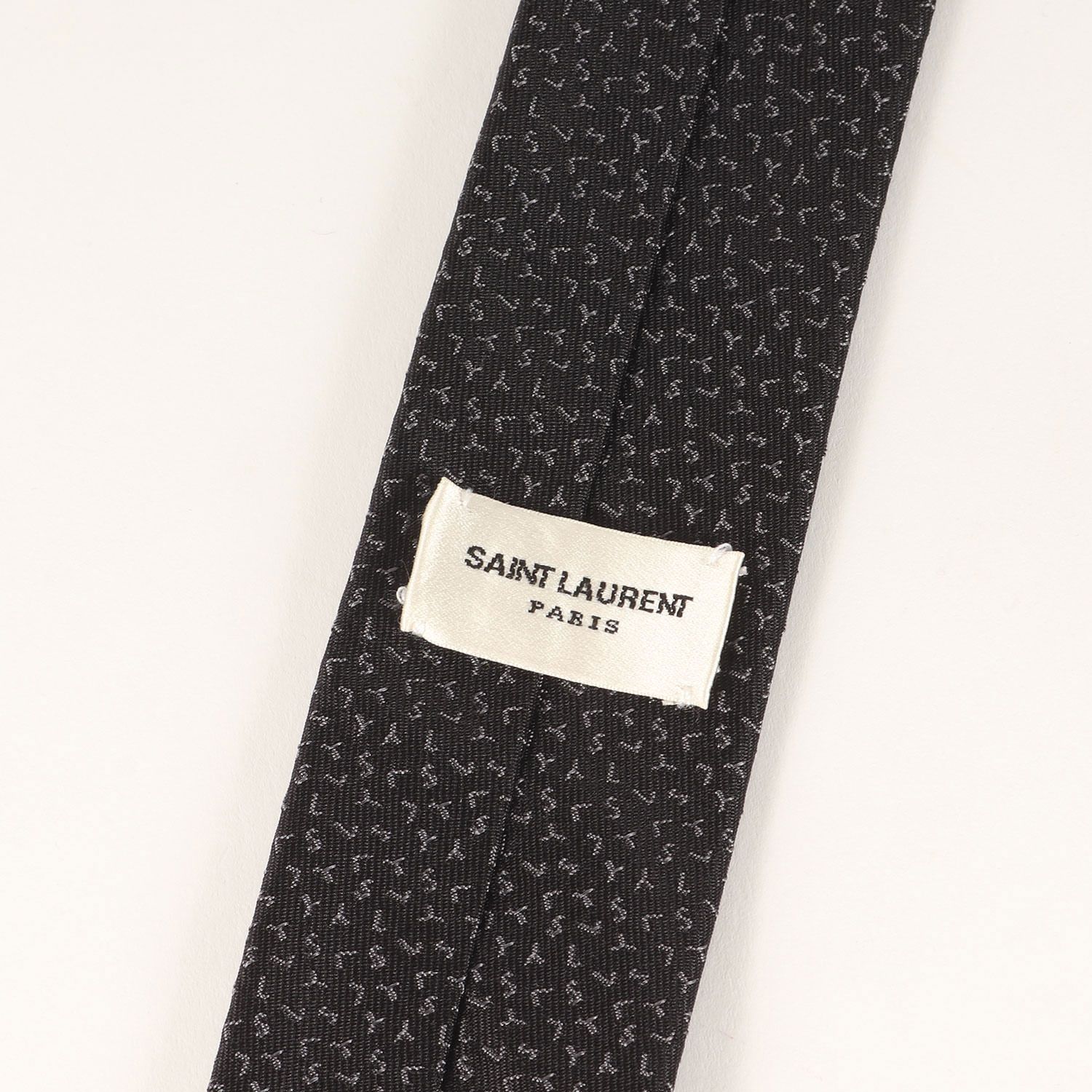 極美品 サンローランパリ ソリッドタイ ナロータイ ネクタイ チェーン 黒 極美品 サンローランパリ ソリッドタイ ナロータイ ネクタイ チェーン 黒