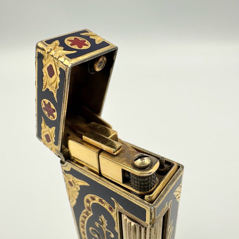 ロイキング彫刻