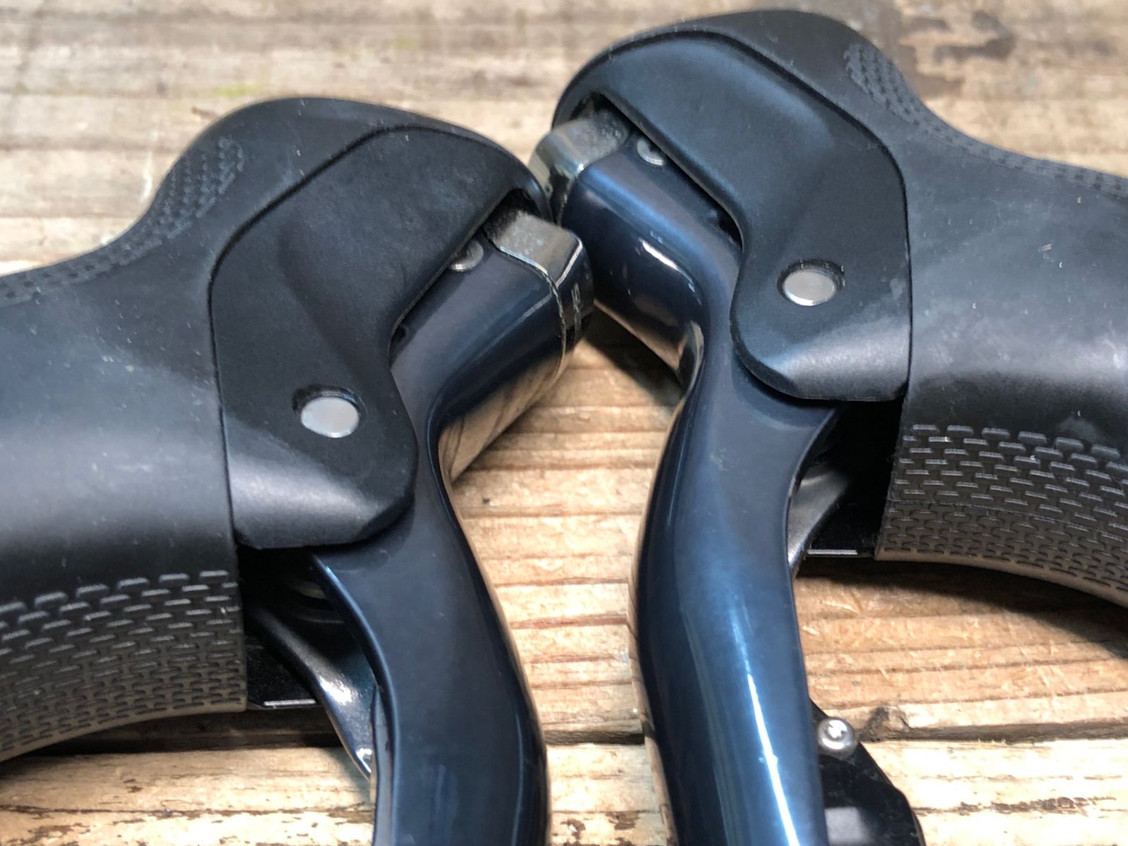 シマノUltegra ST-6770 Di2 STIレバー Shimano Ultegra Di2 ST-6770 STI Shifters - Components