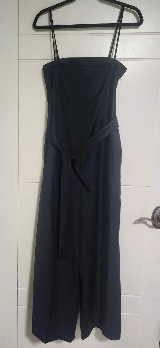 COS ダークネイビー オールインワン