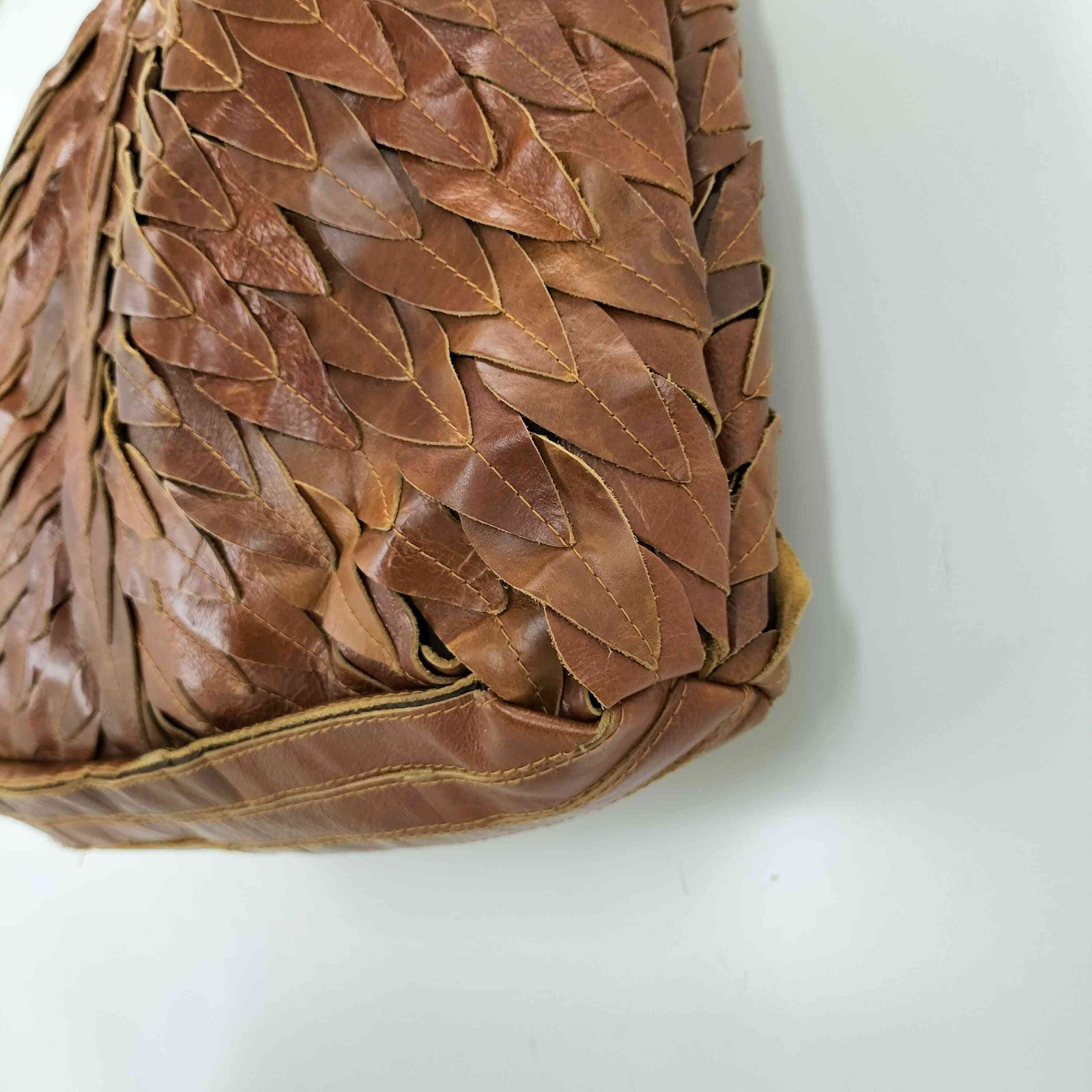 ユーズドフルギ USED古着 リーフレザーショルダーバッグ レディース