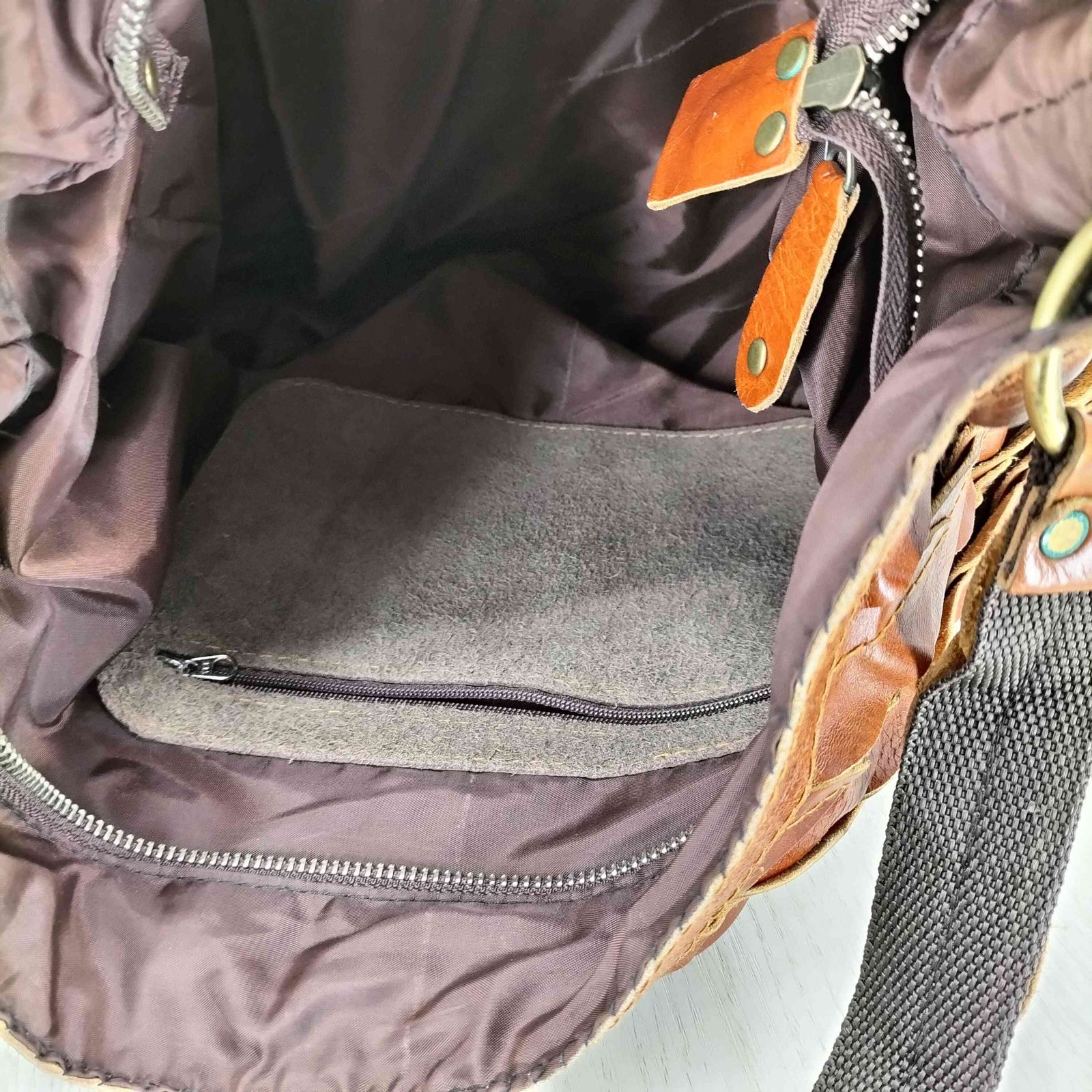 ユーズドフルギ USED古着 リーフレザーショルダーバッグ レディース