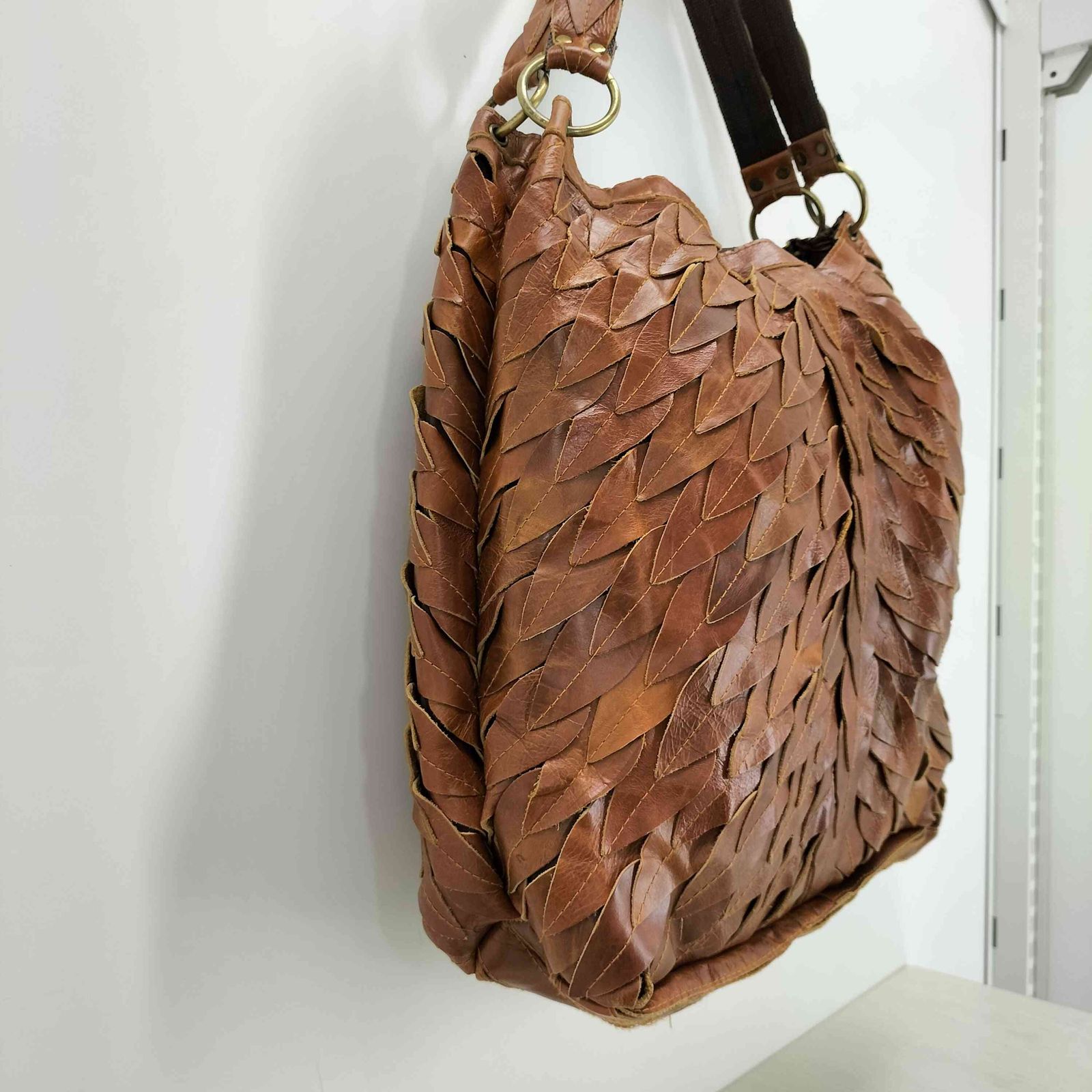 ユーズドフルギ USED古着 リーフレザーショルダーバッグ レディース