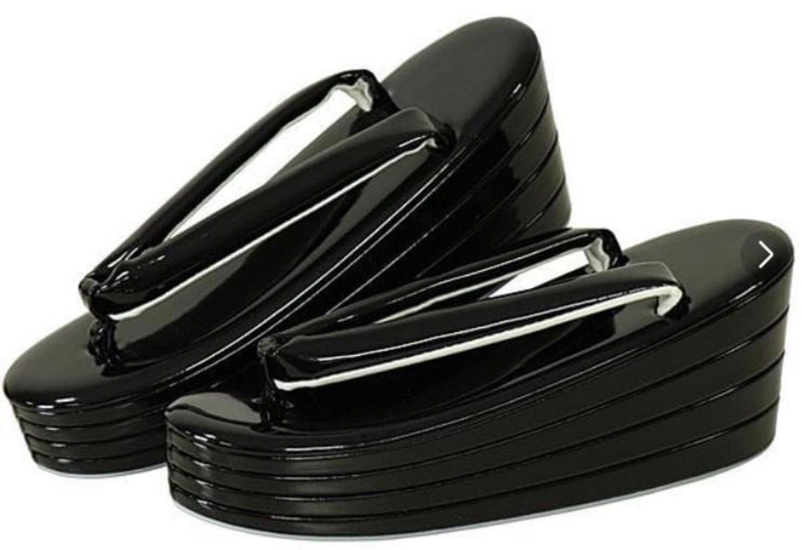 草履 かかとの高い 四段 ぞうり 四枚芯草履 厚底 芯 黒色 M サイズ 振袖 成人式 結婚式 謝恩会 卒業式 訪問着 袴