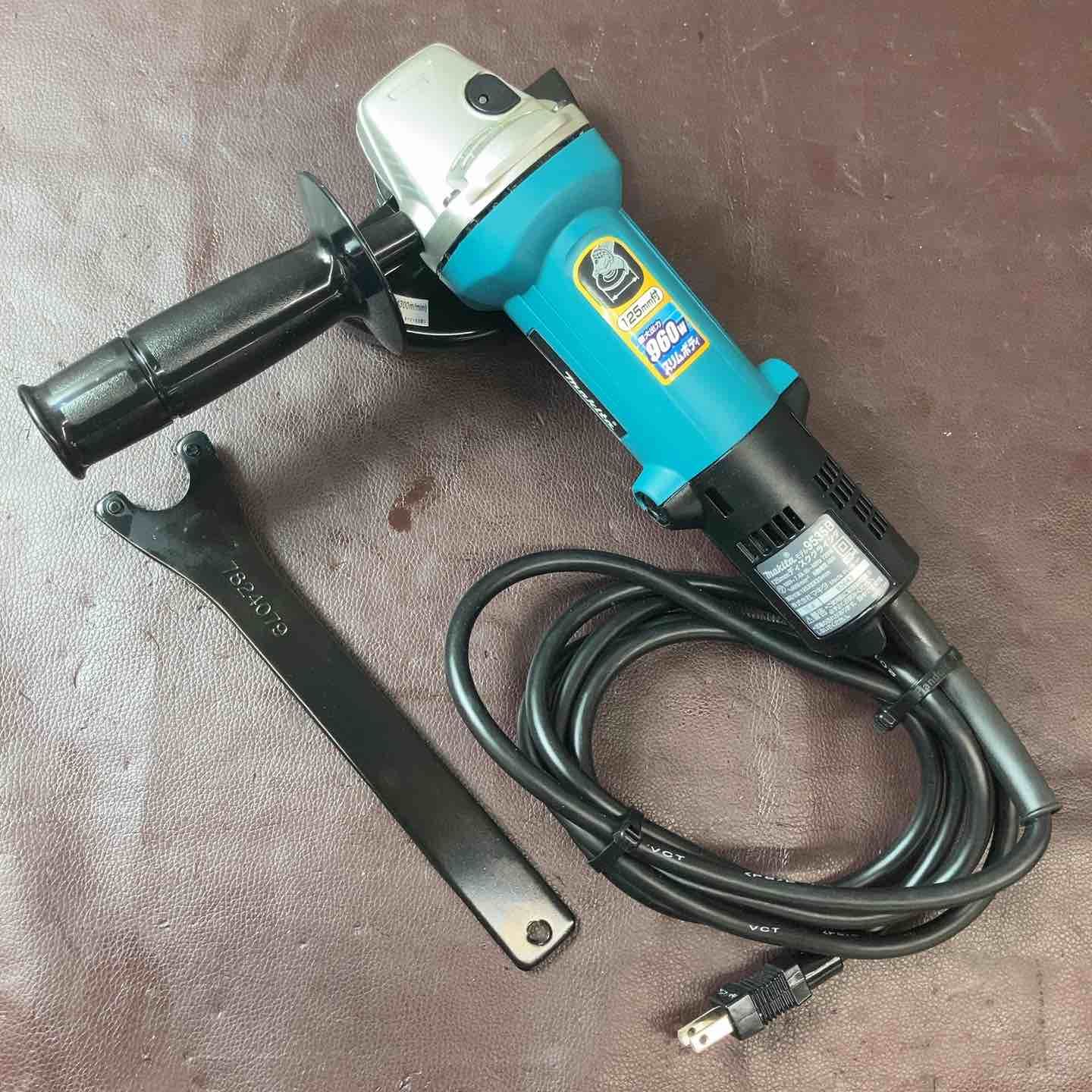 美品】 マキタ(makita) 125mm ディスクグラインダ 9535B 【東大和店