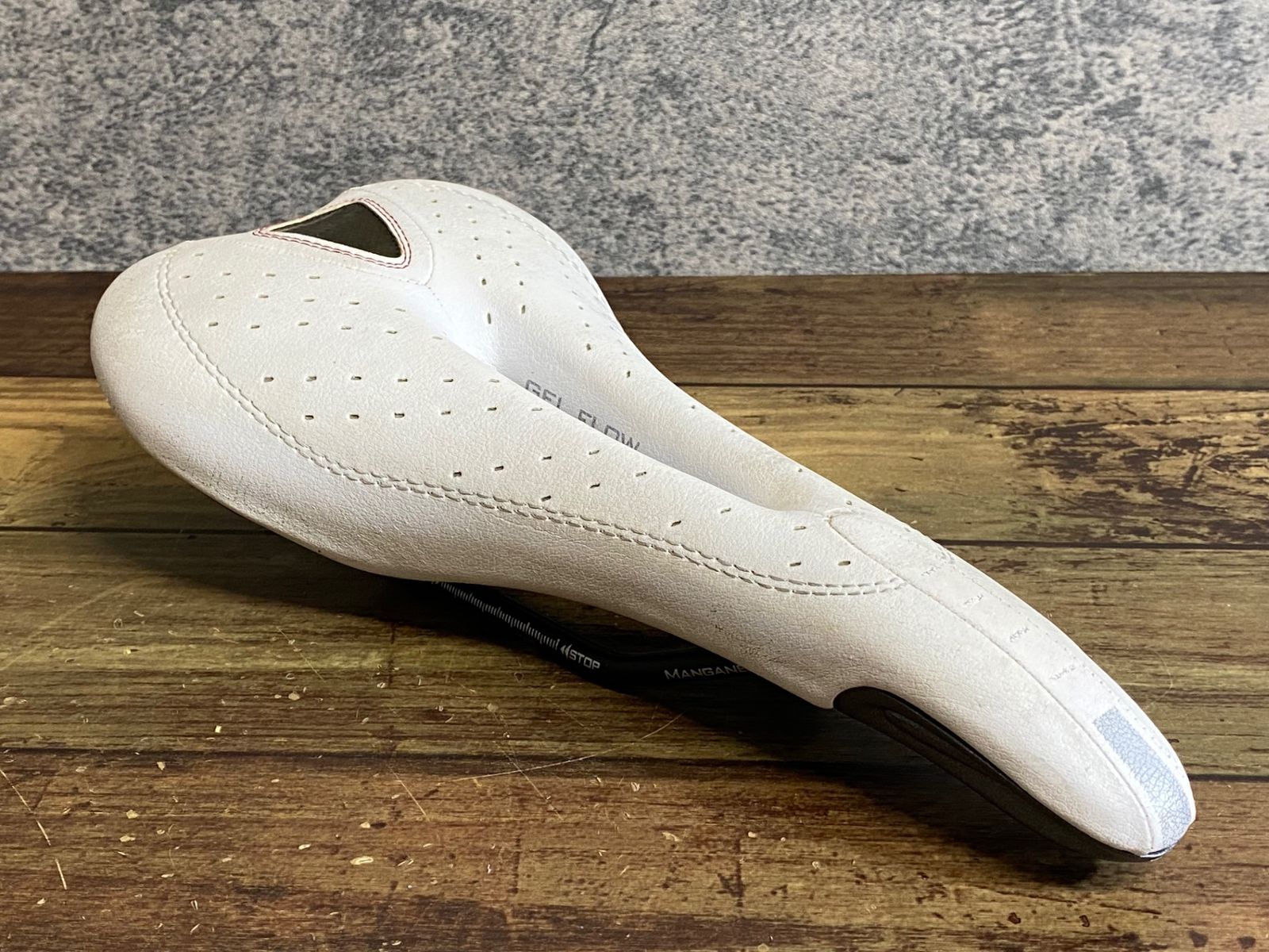JQ426 セライタリア selle italia SLR GEL FLOW サドル 白 MANGANESE