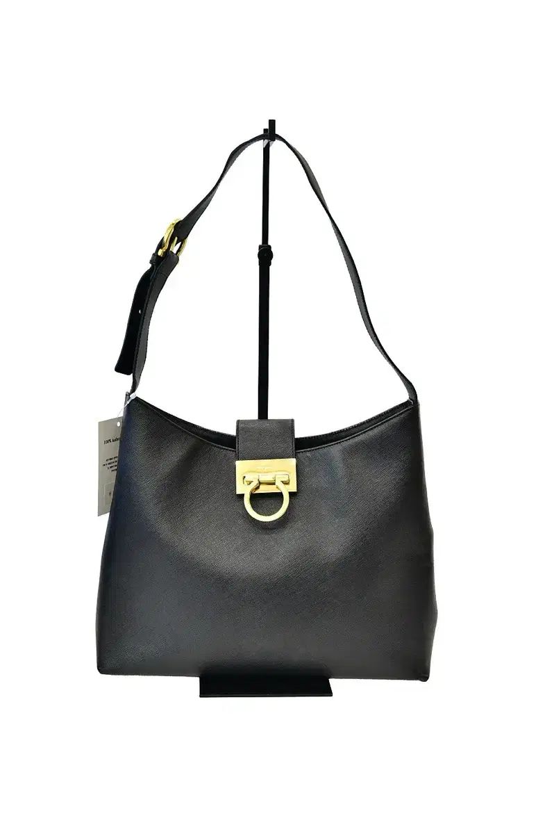 フェラガモ ガンチーニ トリ폴リオ ショルダーバッグ