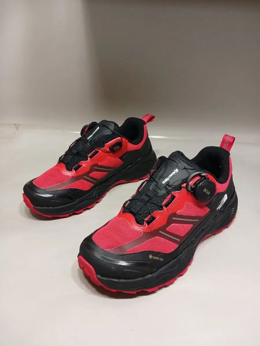 ザノースフェイス GORE TEX 登山靴 レッド ブラック BOA SYSTEM 240