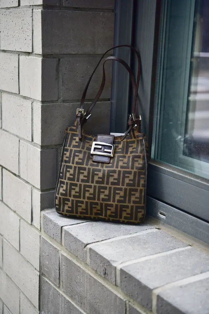 フェンディ ズッカ柄 ショルダーバッグ