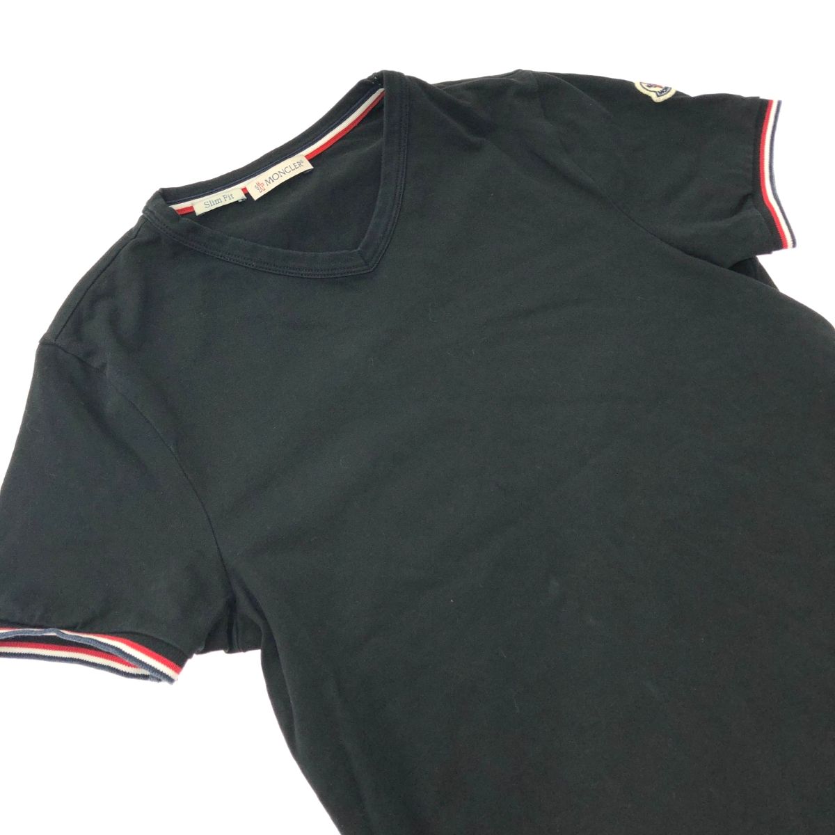 MONCLER モンクレール 半袖カットソー/MAGLIA　SCOLLO サイズ:XS 袖ワッペン    ブラック レディース / 241019001374 MONCLER モンクレール 半袖カットソー/MAGLIA SCOLLO サイズ:XS 袖