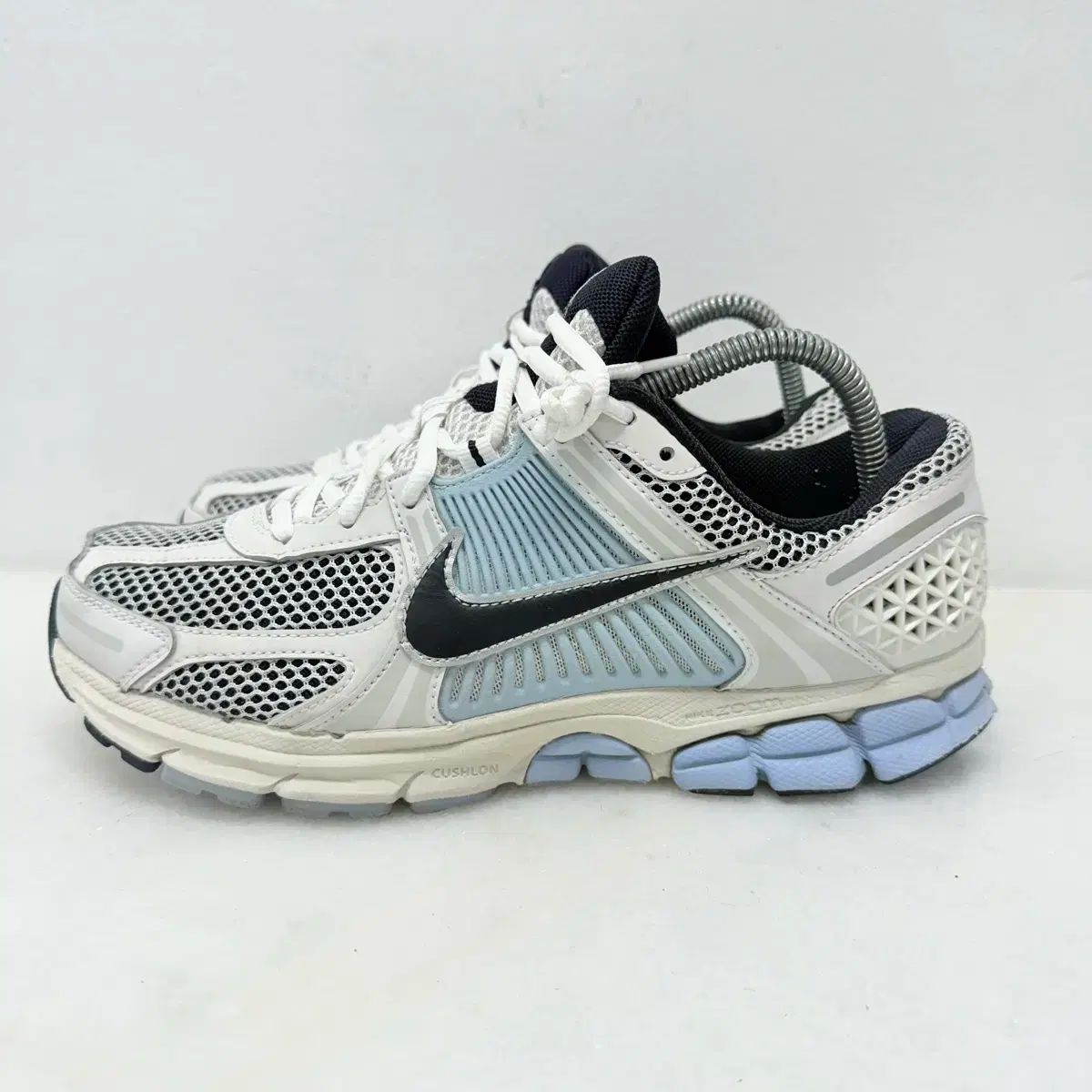 265)ナイキ スニーカー ボメロ5 プラチナム ティント アウトレット