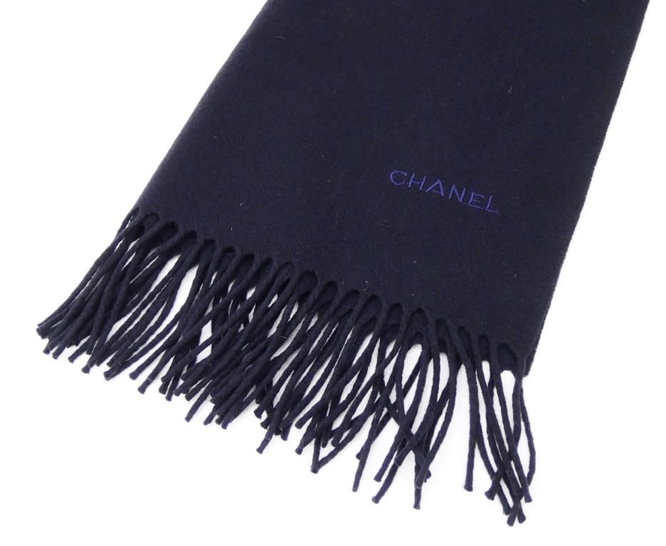 シャネル CHANEL マフラー ロゴ ネイビー - メルカリ