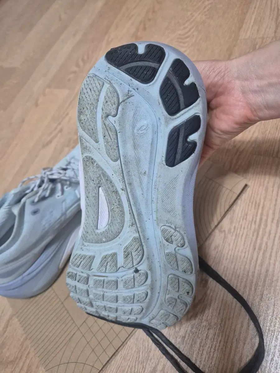 ランニングシューズ