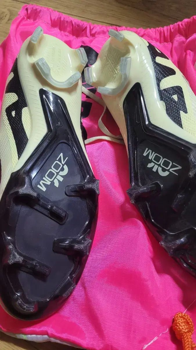  ナイキ サッカーシューズ 白 ブラック フットサルシューズ シューズ