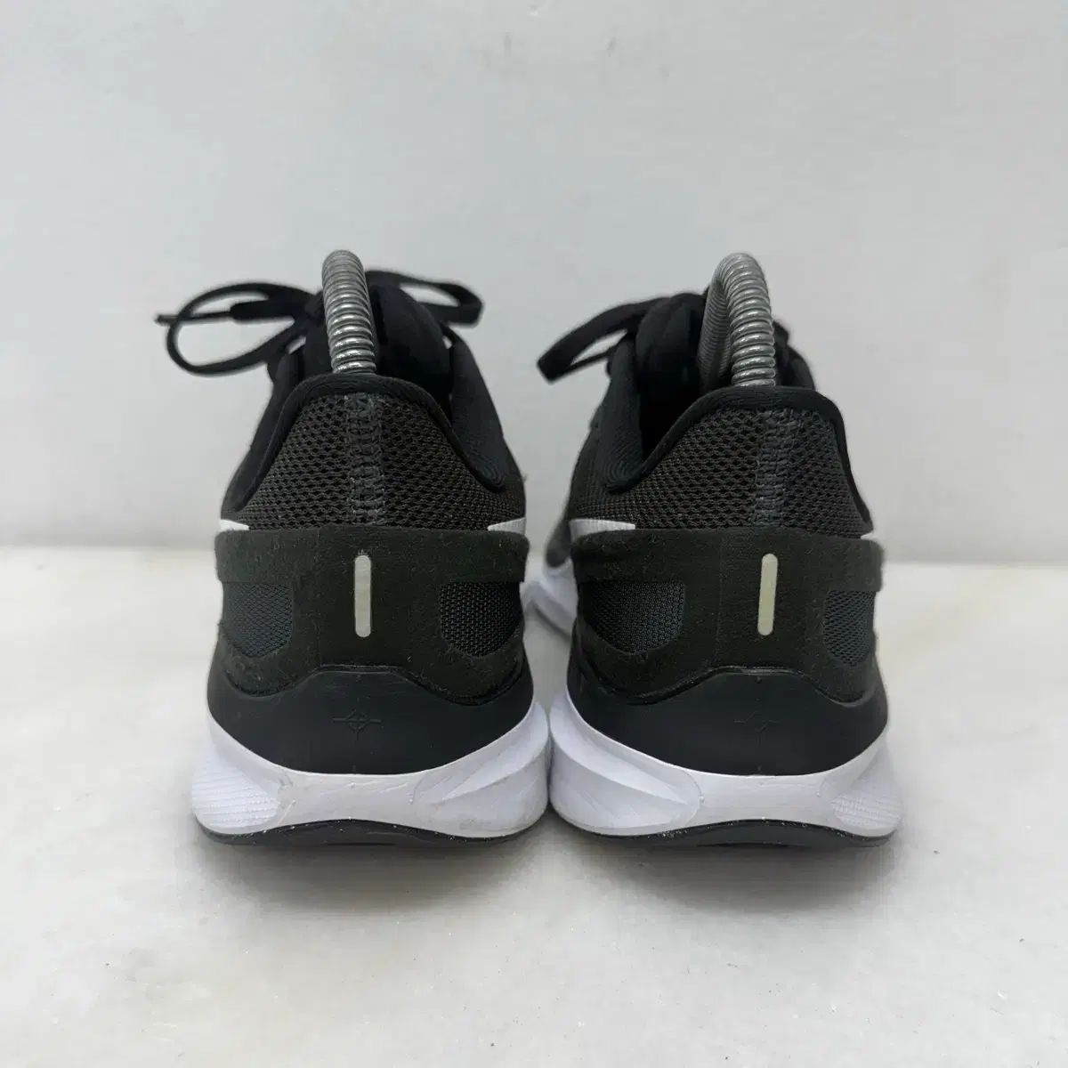 ストラクチャー25 ランニングシューズ