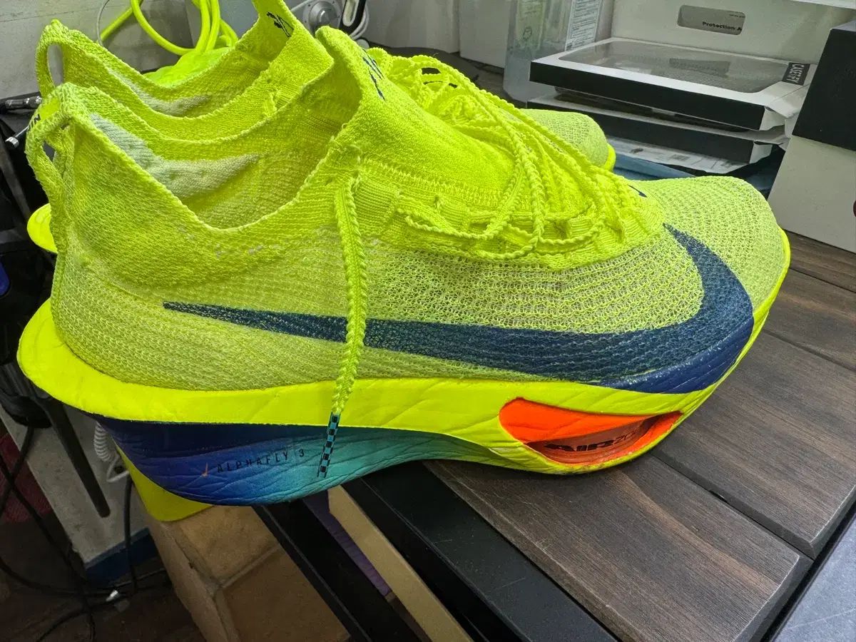 アルファフライ3 255 ボルト NIKE ランニングシューズ