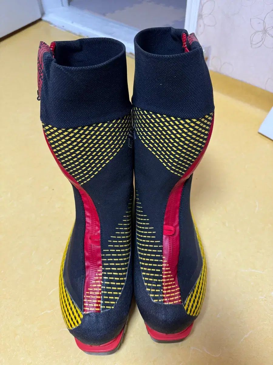 ラスポルティバ g tech 40 5