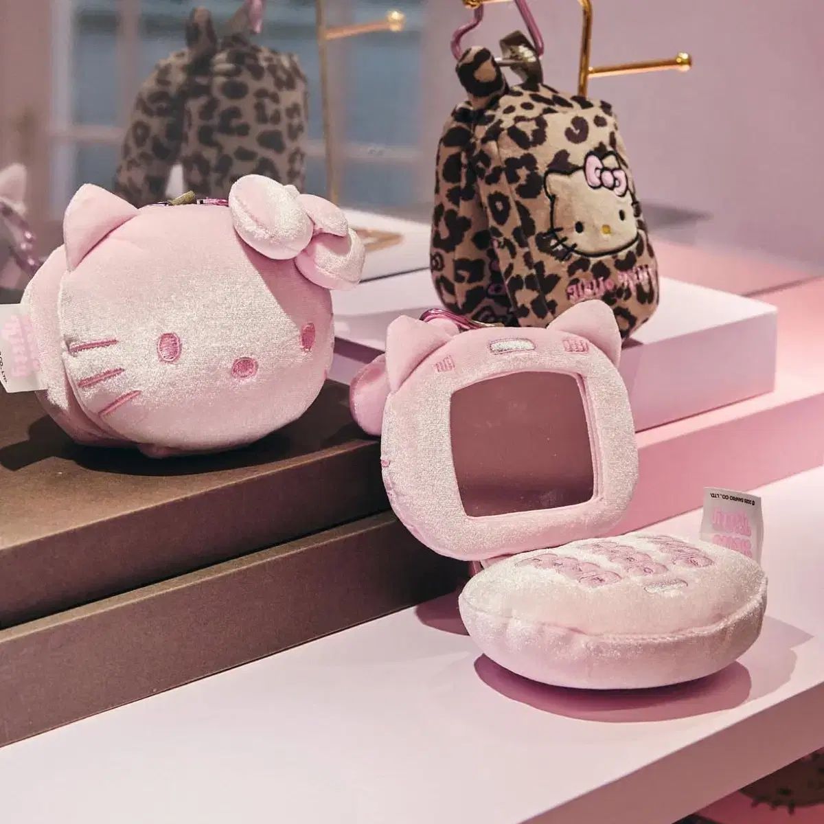 ハローキティ ソンス洞 ポップアップ tbh ピンク スマートフォン ミラー キーホルダー