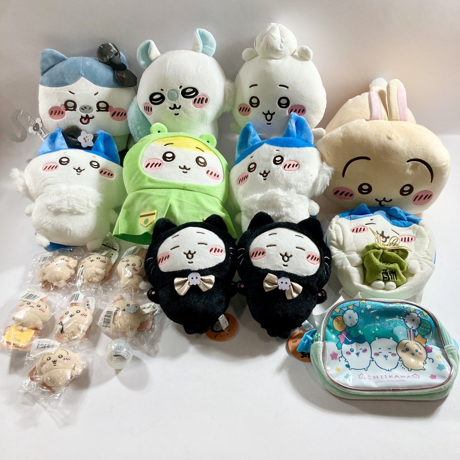 ちいかわ　サンリオ　モモンガ　うさぎ　ハチワレ　バッグ　マスコット　ぬいぐるみ ちいかわ × サンリオ マスコット ぬいぐるみ ハチワレ うさぎ モモンガ