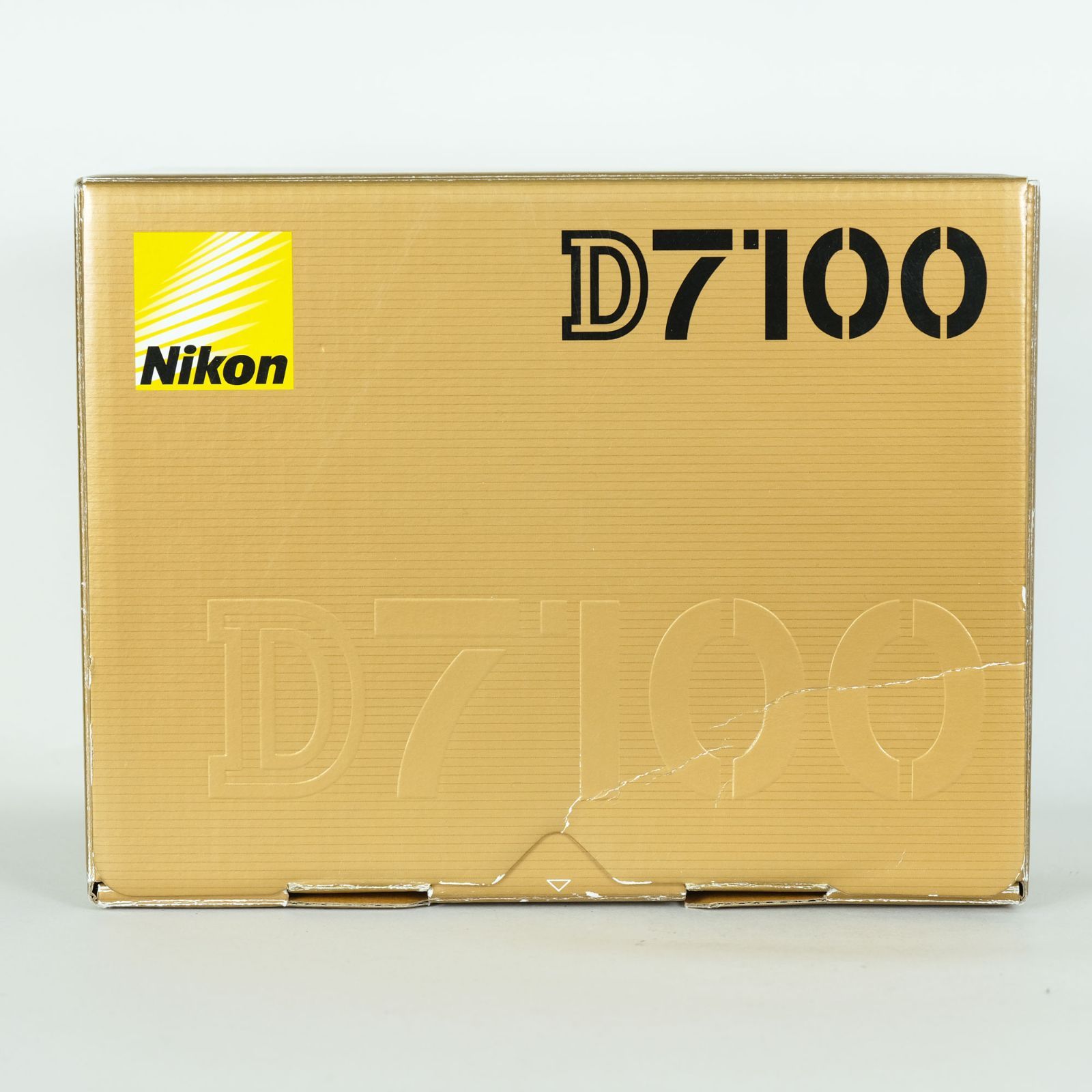D 7100