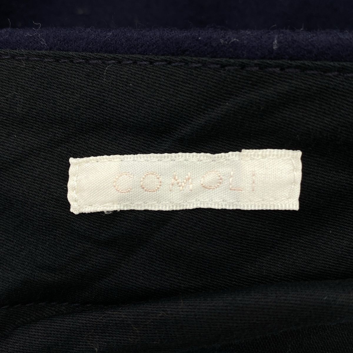 COMOLI トップ コモリ フラノバックストラップパンツ J03-03004