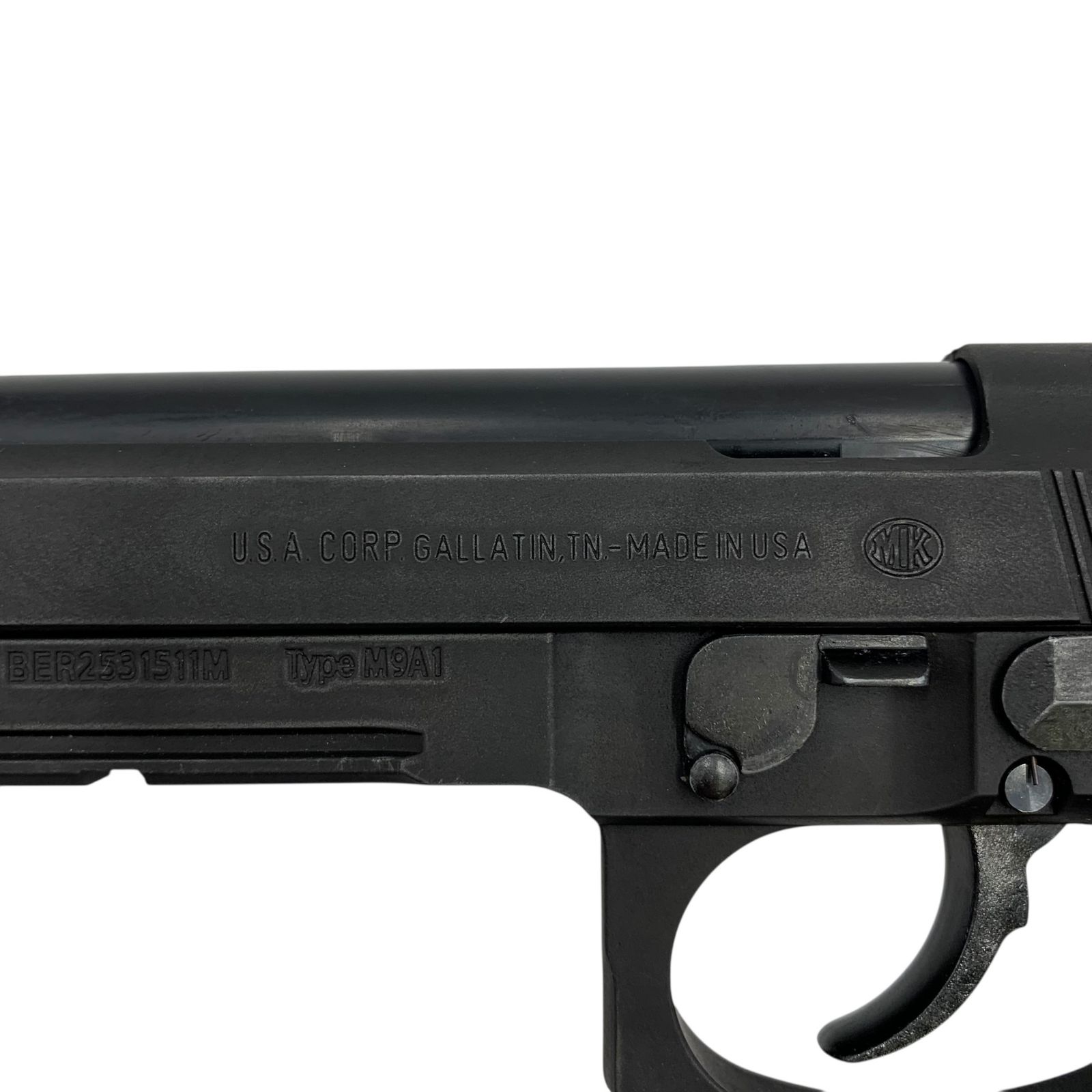 Beretta M9A1 9mm パラベラム 本体 木製グリップ マガジン2個 目立つ傷