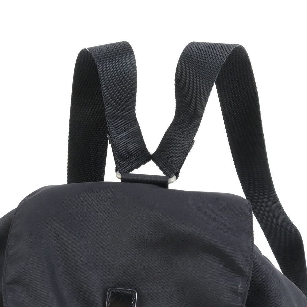 極美品✨プラダ リュック テスートナイロン レザー 三角ロゴ ブラック 巾着型 極美品✨プラダ リュック ナイロン レザー 三角ロゴ ブラック 巾着型