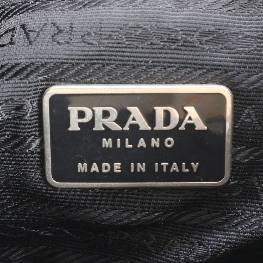 ナイロン 三角ロゴ