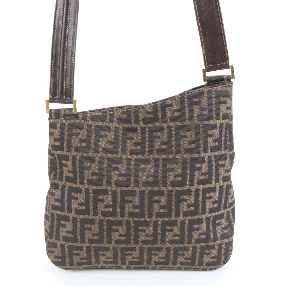 極美品 フェンディ ズッカ レザー ショルダーバッグ 肩掛け ワン