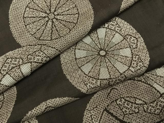 平和屋着物 本場大島紬 割り込み絣 源氏車文 正絹 fy