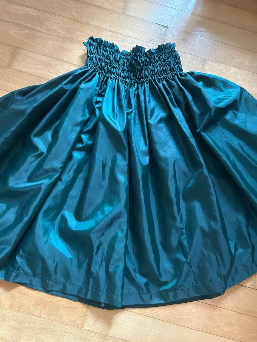 サテン グリーン フーラ ハワイ スカート