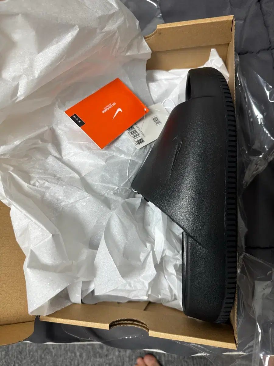 ナイキ カム スリッパ