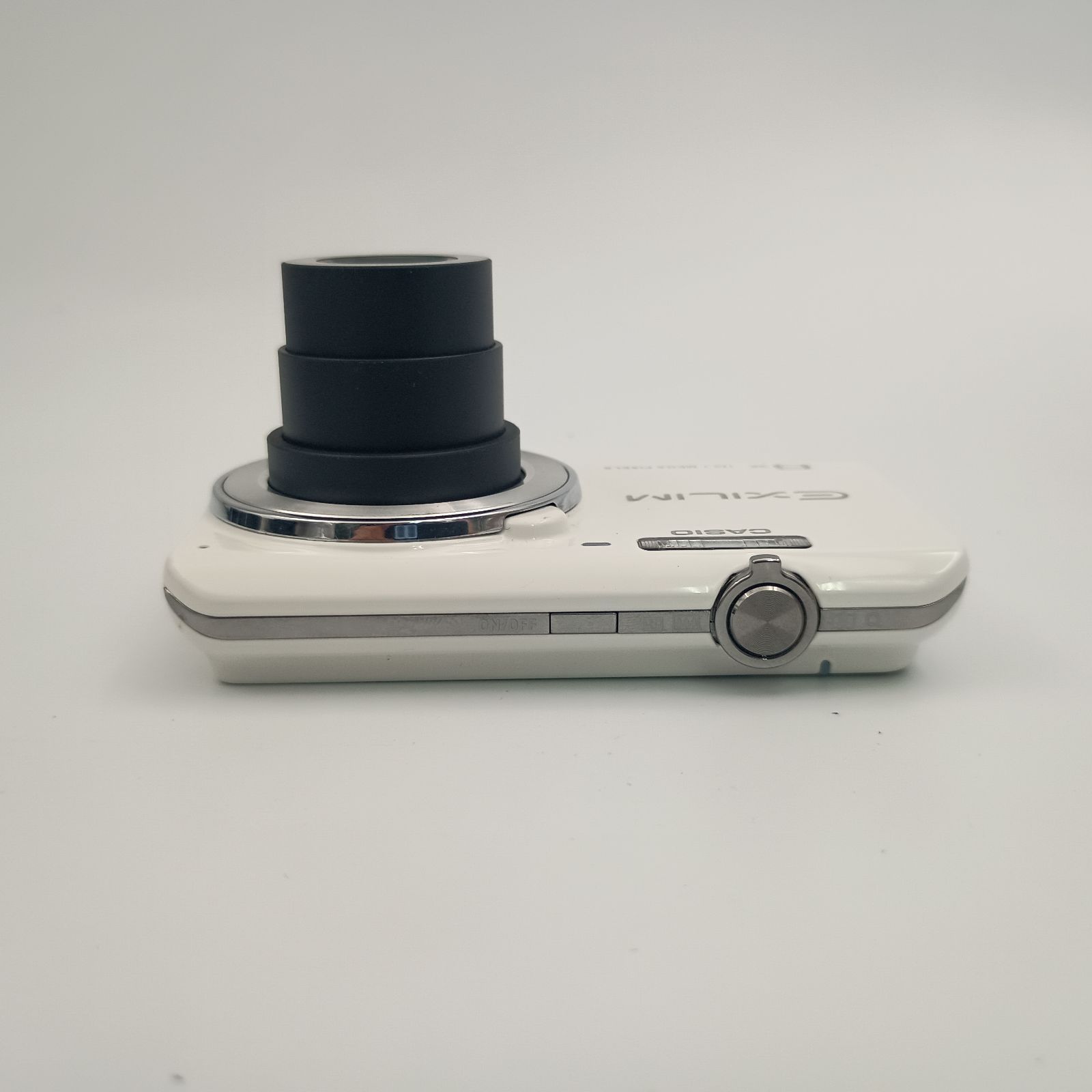 CASIO EXILIM EX-Z780 Compact DIGITAL Camera White 白 カシオ